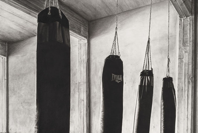 Bolsas (2024). Carbonilla sobre papel maruflado, 200 x 140 cm