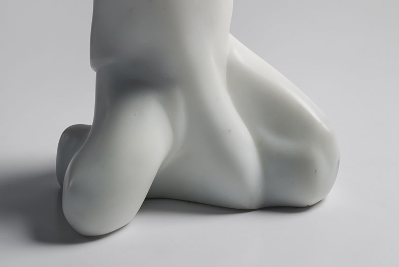 Figura 1 (2023). Mármol de Carrara, 37 x 22 x 24 cm
