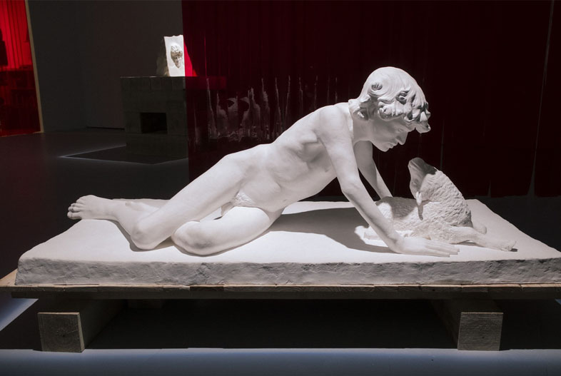 The promise (2026). Plaster, 178 x 70 x 77 cm
