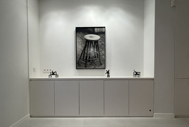 Erótica laboral [Workplace Erotica] Exhibition view.