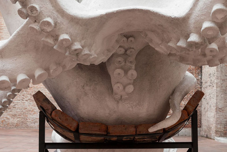 Colón (detalle) (2021). Impresión 3D y resina al agua, 376 x 320 x 224 cm