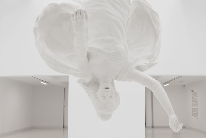 República (2019). Cera, yeso y poliestireno expandido, 400 x 200 x 100 cm